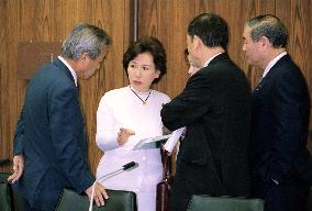 Tanaka pledges to overcome pending issues with China, S. Korea